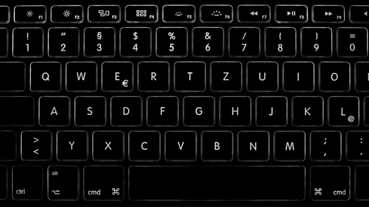 black computer keyboard