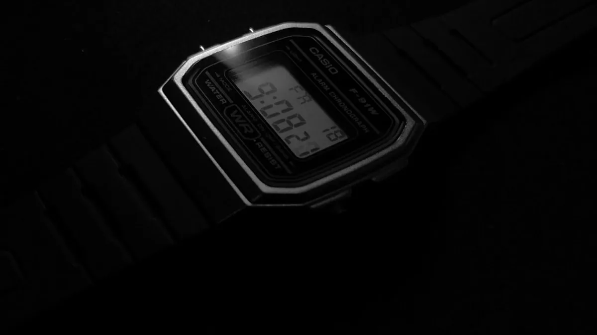 a black and white photo of a cell phone