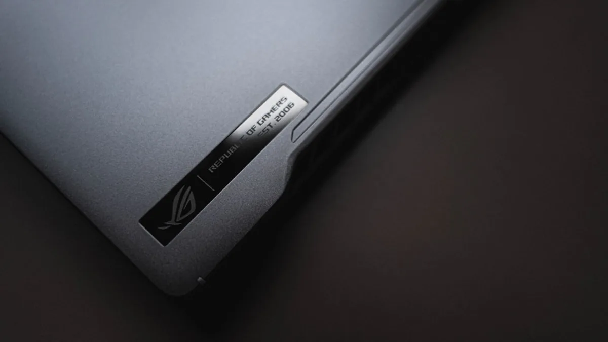 a black and silver computer mouse