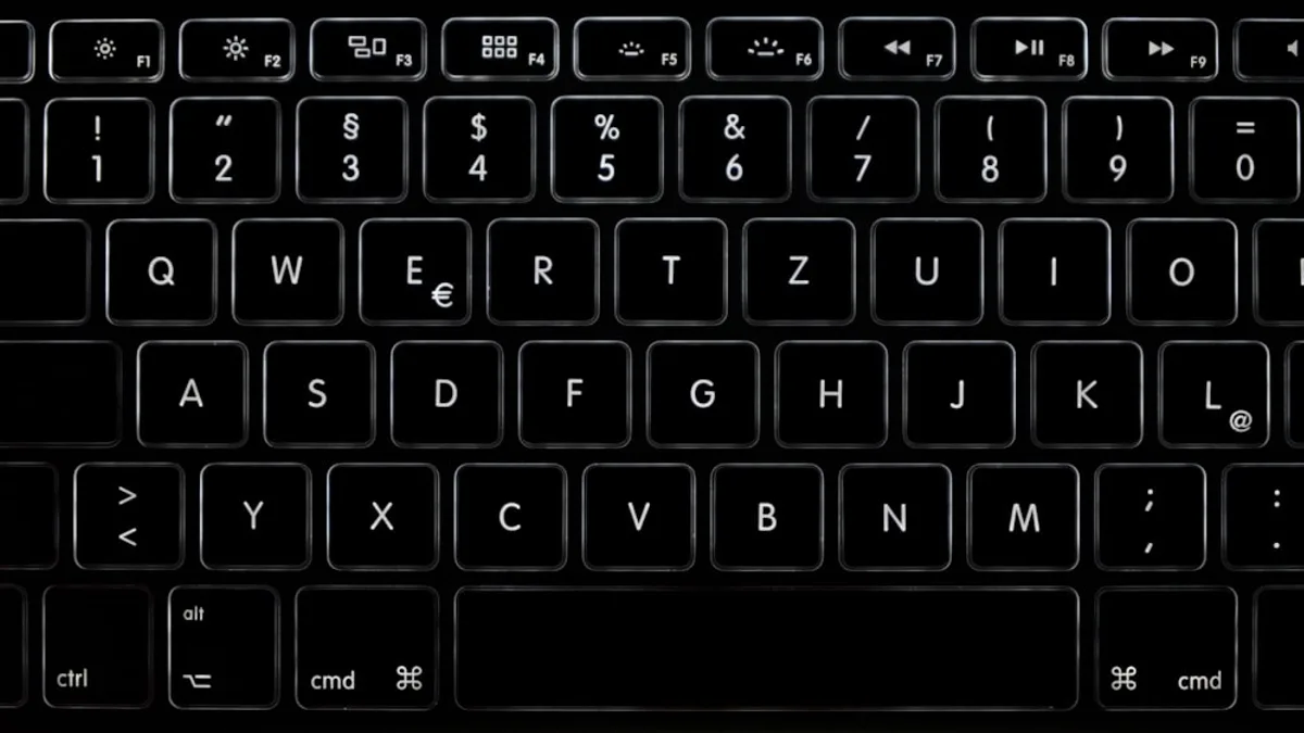 black computer keyboard